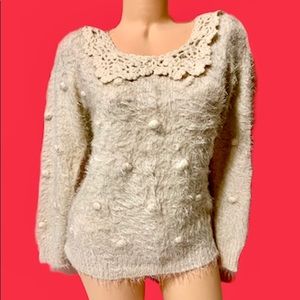 🌺 Mohair Sweater with Crochet Collar
